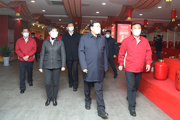 2021年2月3日，时任江苏省委书记、现任第十四届全国人大常委会委员、外事委员会主任委员娄勤俭视察MK体育在线登录酒业。