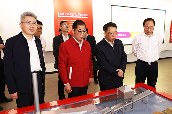 2023年10月17日，江苏省委常委、政法委书记刘建洋调研MK体育在线登录